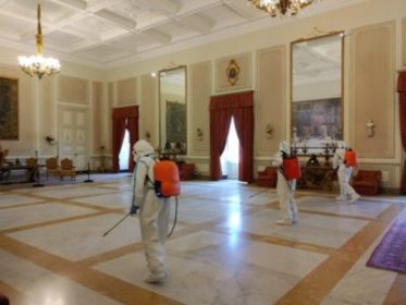 Coronavirus e dintorni / L’Esercito sanifica edifici comunali e il Tribunale di Catania