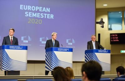 Economia / La crisi avanza in Europa e la Commissione Ue allenta la cinghia