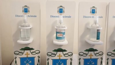 dispenser disinfettante per le mani