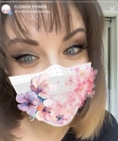 Coronavirus e dintorni / Ora la mascherina diventa un filtro fashion su Instagram