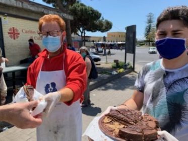 Coronavirus e solidarietà / Catania: col pane invenduto la Caritas sfama ogni giorno i bisognosi all’Help Center