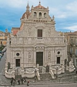 Diocesi / Acireale, firmato il contratto per lavori straordinari al tetto della basilica di San Sebastiano