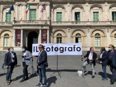 Coronavirus fase 2 / Catania, protesta dei fotografi: “Con gli annullamenti dei matrimoni, l’economia del settore wedding va in fumo. Che lo Stato ci aiuti”