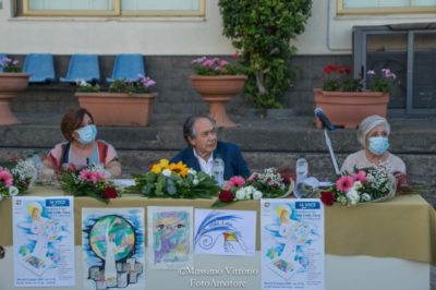 “Non vedo l’ora” / Presentata con successo al “San Luigi” la raccolta di “Voci dalla pandemia” edita da “La Voce dell’Jonio”