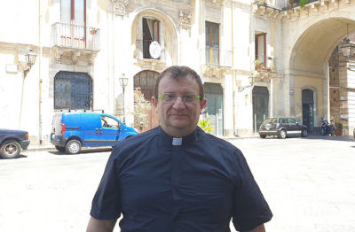 Acireale / Don Orazio Caputo nominato dal vescovo Raspanti vice direttore della Caritas diocesana