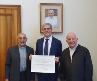 Riconoscimenti / Il siciliano Sandro Barbagallo, curatore nei Musei Vaticani, nominato dal Papa  Commendatore dell’Ordine di San Gregorio Magno