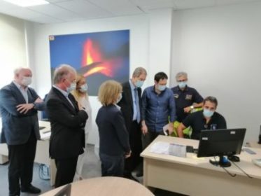 Ospedale Cannizzaro / Il presidente della Regione Musumeci in visita alle Centrali 112 e 118 e al PS
