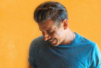 Spettacoli / Francesco Gabbani e il suo “Inedito acustico” al Teatro Antico di Taormina il 10 settembre