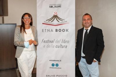 Cultura / Etnabook, festival del libro dal 25 al 27 a Catania. E domani un autobus – libreria itinerante