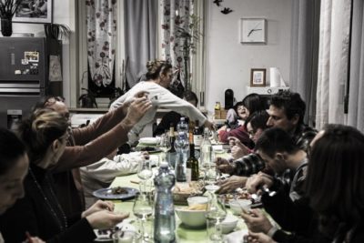 Solidarietà / La comunità Papa Giovanni XXIII di don Oreste Benzi oggi e domani nelle piazze siciliane per offrire “un pasto al giorno”