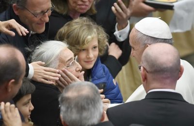 Festa dei nonni / Papa Francesco: i nonni, “alberi vivi”per la saggezza del mondo