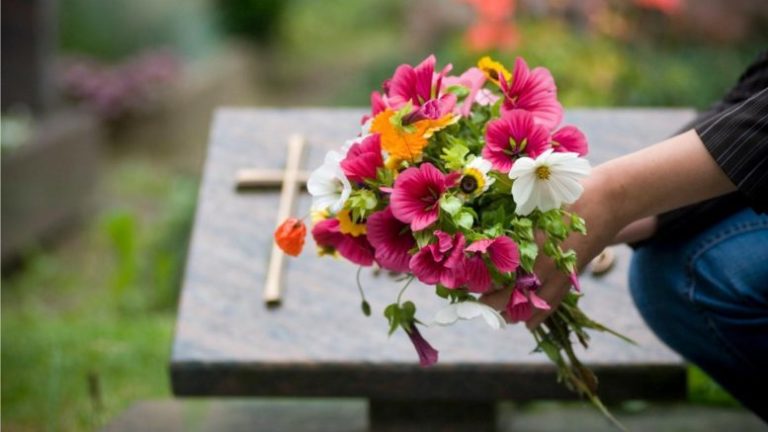 Commemorazione dei defunti / Senza una “cultura della morte” perdiamo il senso più profondo della vita
