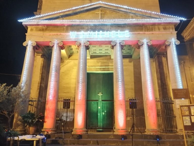 Acireale / La lotta tra bene e male in uno spettacolo per i festeggiamenti parrocchiali di S. Michele arcangelo