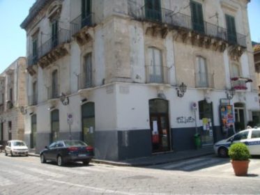 Acireale / Appello della Consulta giovanile a comprare nella propria città: “Aiutiamo l’economia locale”