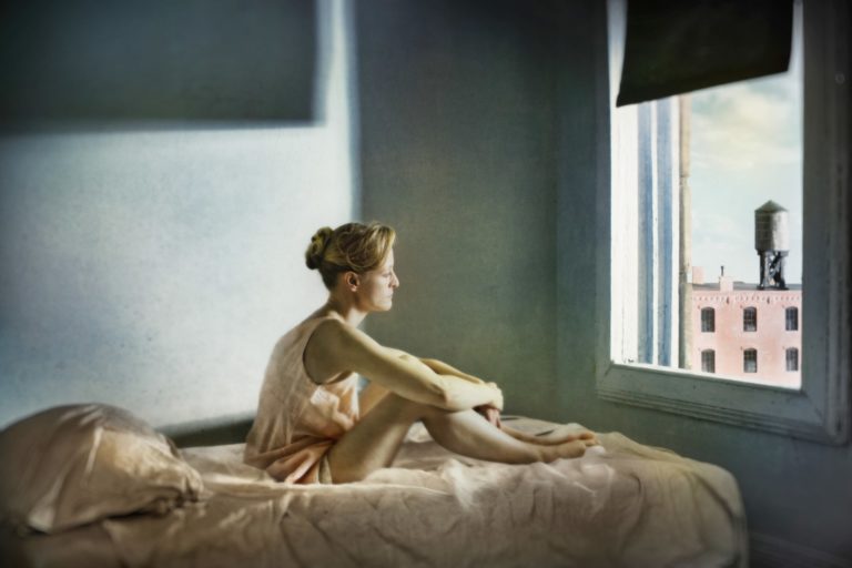 Hopperiana / La solitudine e la distanza sociale nella mostra online di 4 fotografi sulla scia di Hopper