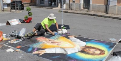 Artisti di strada / A Taurianova il covid non ferma l’arte dei madonnari