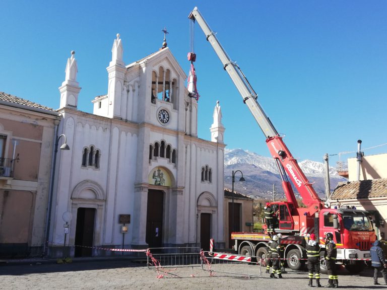 Post sisma 2018 / Cosentini si mobilita per ricostruire la chiesa