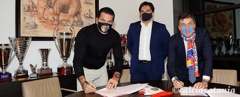 Calcio Catania / Joe Tacopina firma il preliminare d’acquisto
