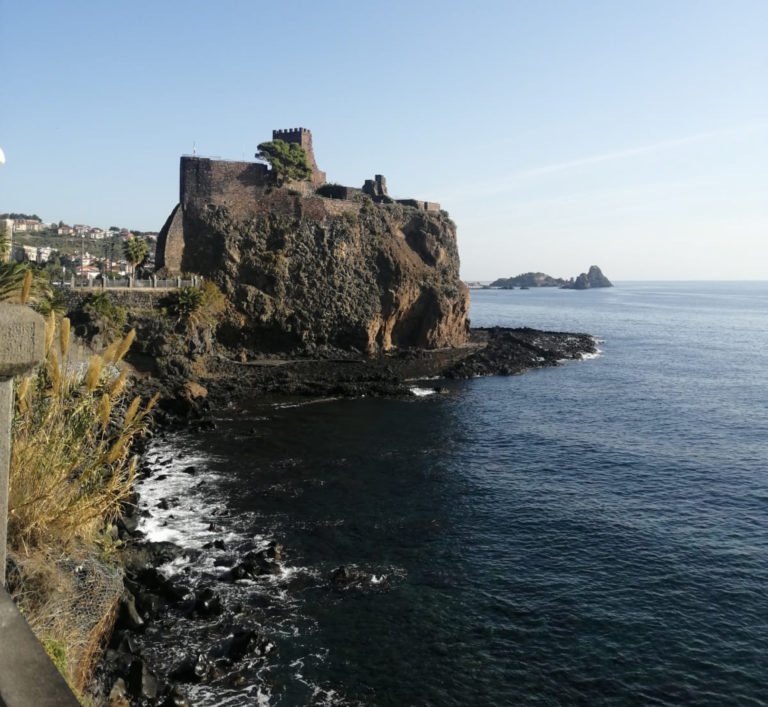 Aci Castello Castello normanno storia e origini