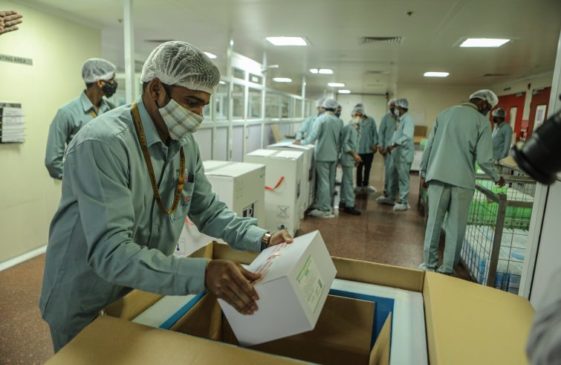 vaccino AstraZeneca rischi lotti ritirati