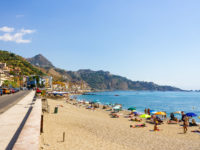 giardini naxos beach