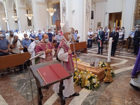 Mons.Nicolosi-funerale