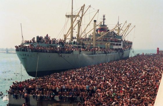 Nave con migranti albanesi