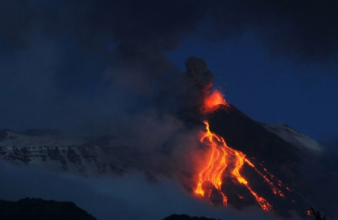 Etna emergenza eruzioni spettacolo
