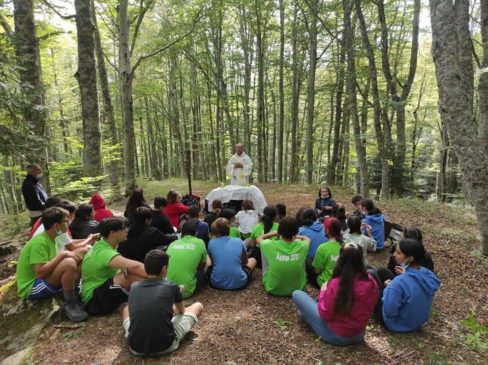 Assisi, messa nel bosco