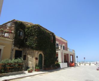 Punta Secca spiaggia Ragusa lungomare