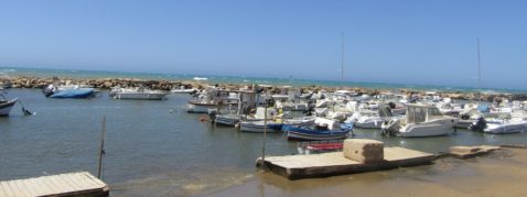 Punta Secca spiaggia Ragusa molo