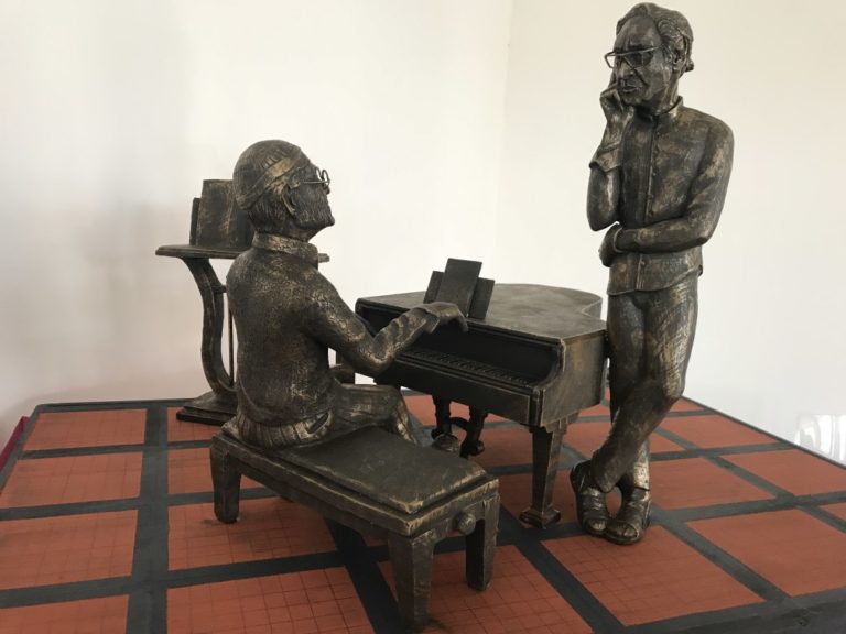 miniatura monumento a Dalla e Battiato