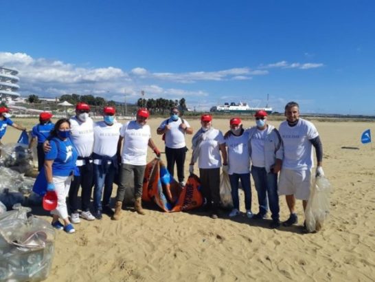 Sbeg e Marevivo puliscono playa Catania