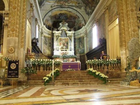 interno cattedrale acireale