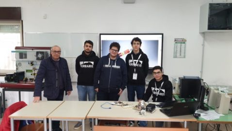 studenti del Ferraris Acireale