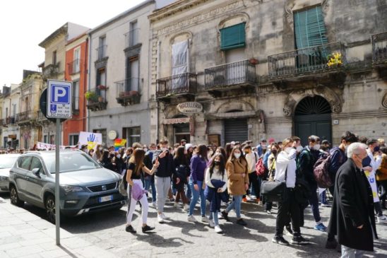 studenti in marcia per la pace