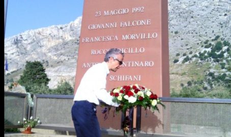 stele a ricordo della strage di Capaci