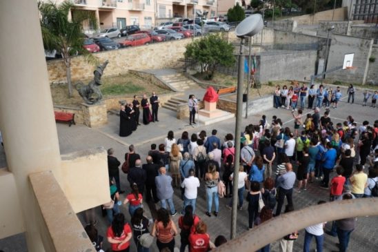piazza intitolata a fratel Calabretta