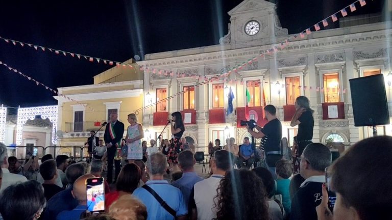 Carlentini -in piazza con ospiti americani