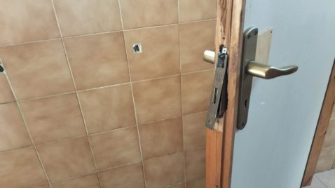 Ferraris porta danneggiata