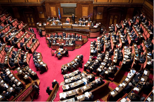 Parlamento democrazia partiti