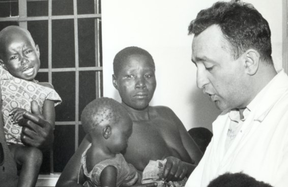 padre Ambrosoli nell'ospedale di Kalongo