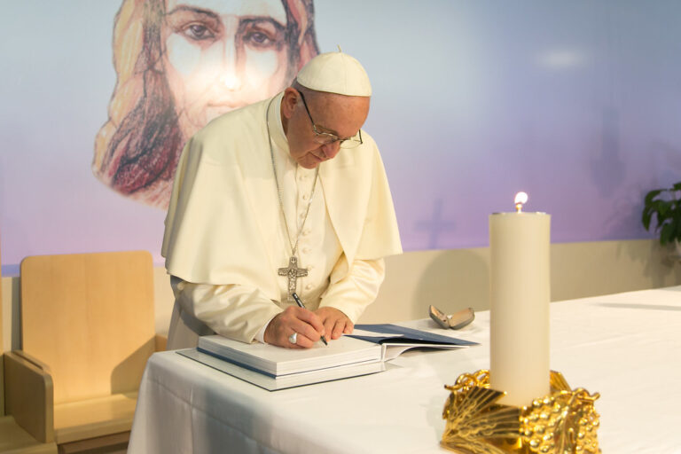 Papa Francesco Bahrein