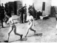 Ravensbruck, donne umiliate