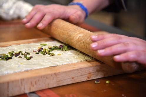 lavorazione torrone di Caltanissetta