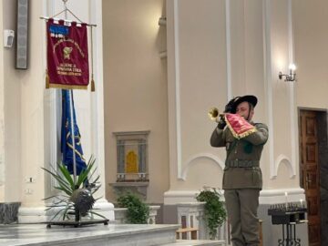 squillo di tromba per commemorare i naufragio dell'Oria