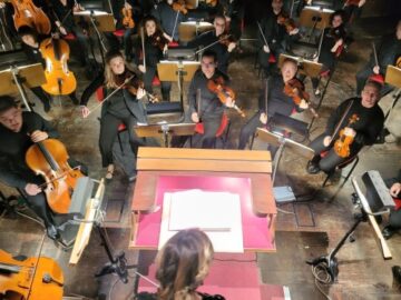 Beatrice Venezi e orchestra teatro Bellini