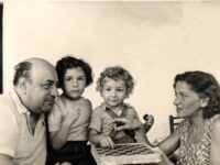 Umberto Barbaro con la moglie e i figli