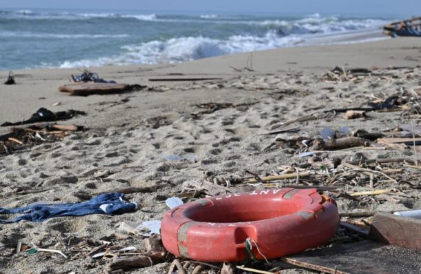 Riflessione / Savagnone: i fatti della tragedia di Crotone e la politica