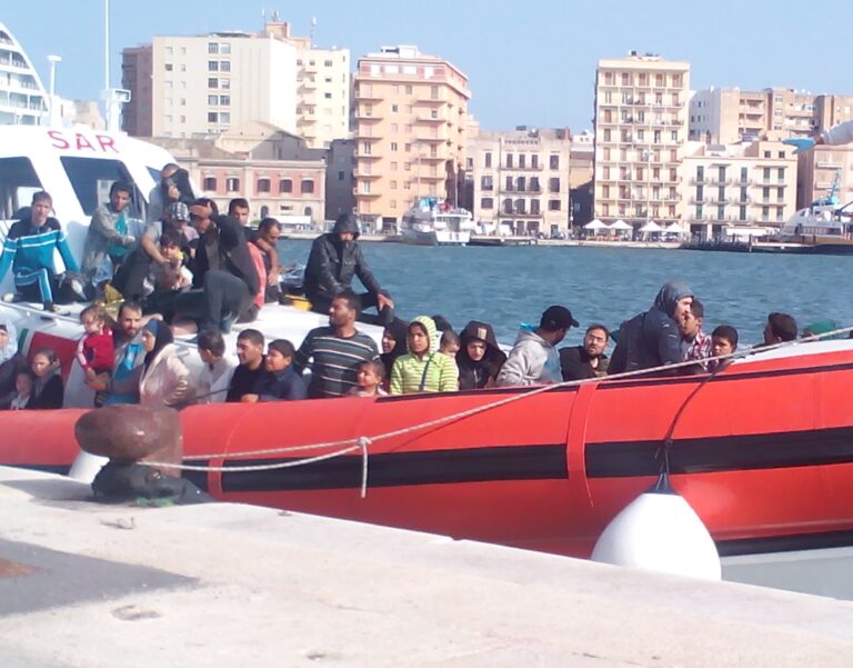 Migranti / Sempre più sbarchi mortali e irregolari nel Mediterraneo